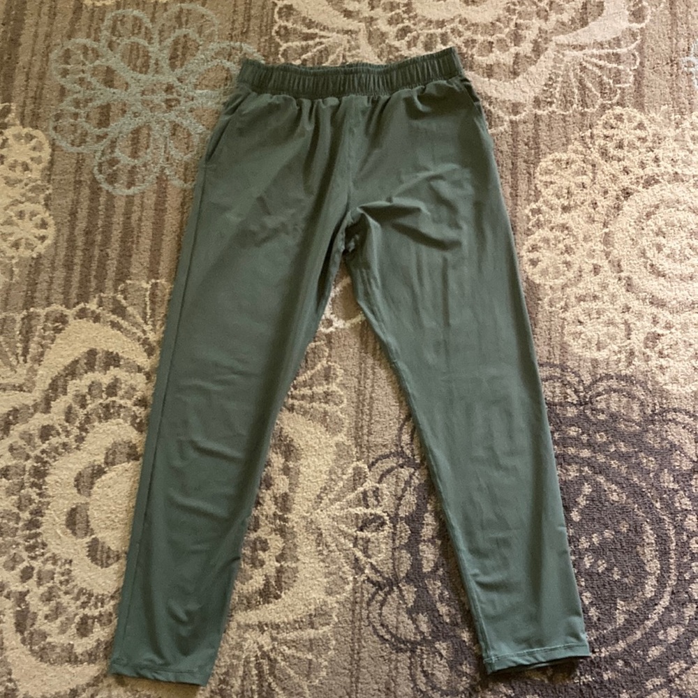 ZYIA Olive Green Ankle-Length Active Pants